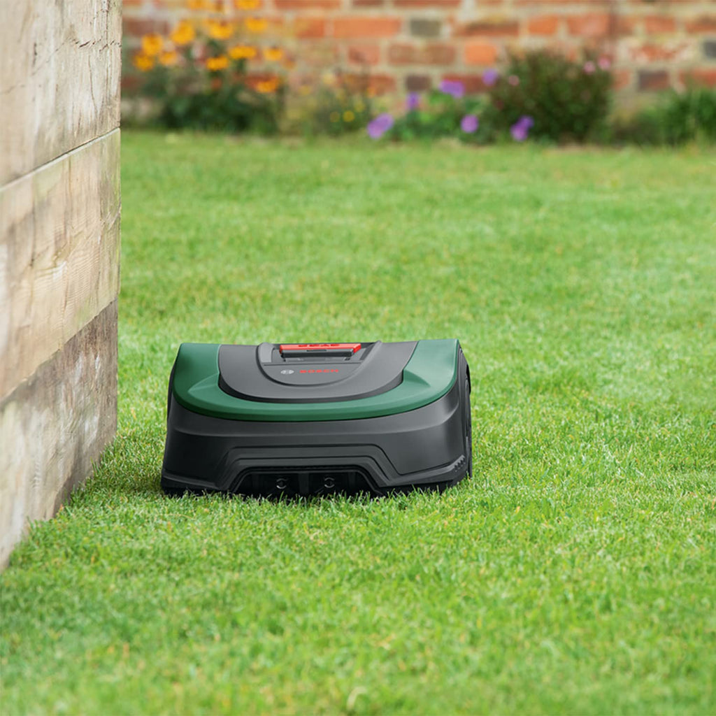 Bosch Home and Garden Indego XS 300 Robotmaaier (met geïntegreerde 18 V-accu, inclusief laadstation, snijbreedte 19 cm, voor gazons tot 300 m², in doos) Zwart, Groen 