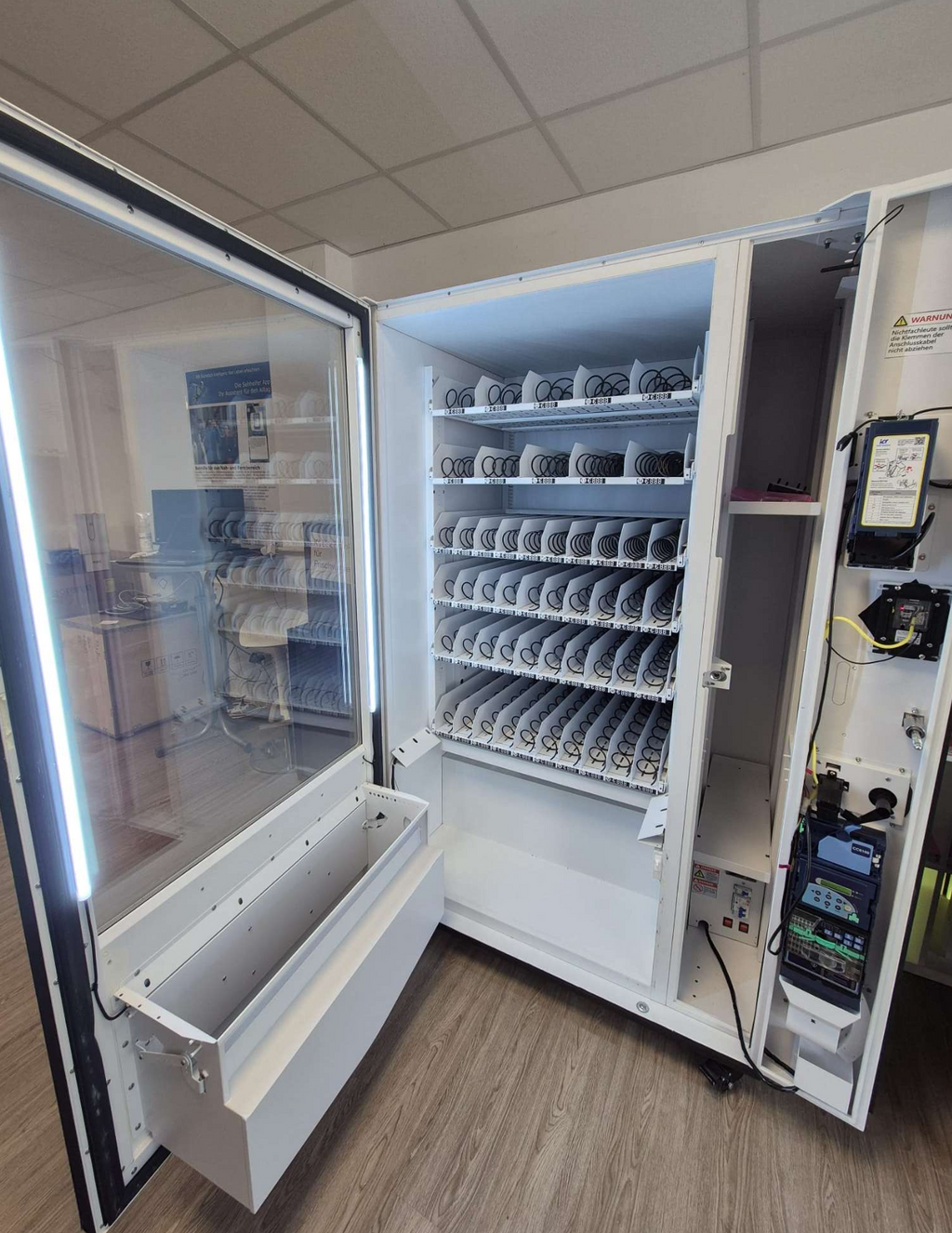 Snackautomaat - voordelige 10-slots combinatieautomaat inclusief betaaloplossingen (binnen)